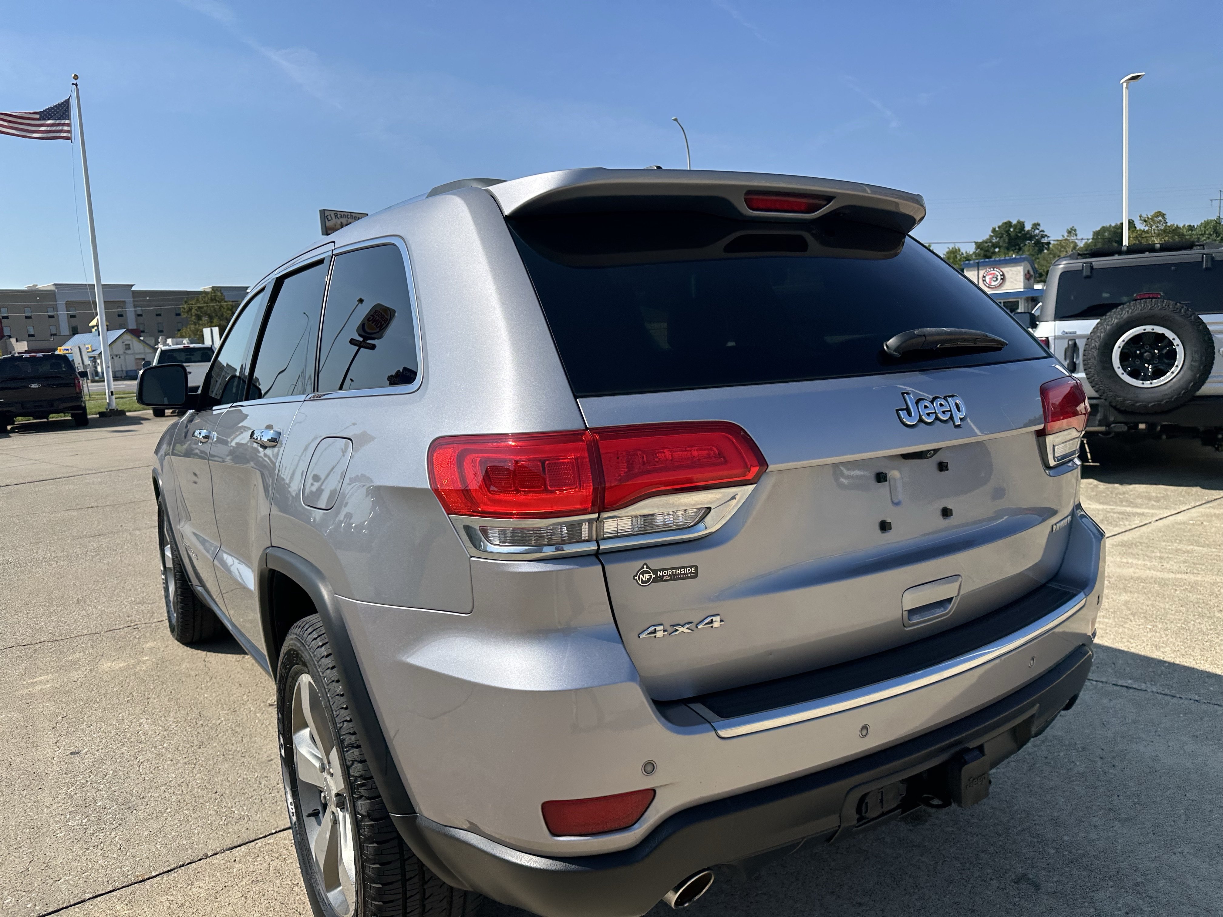 Used 2014 Jeep Grand Cherokee Limited w/ Trailer Tow Group IV AWD/4WD image 9