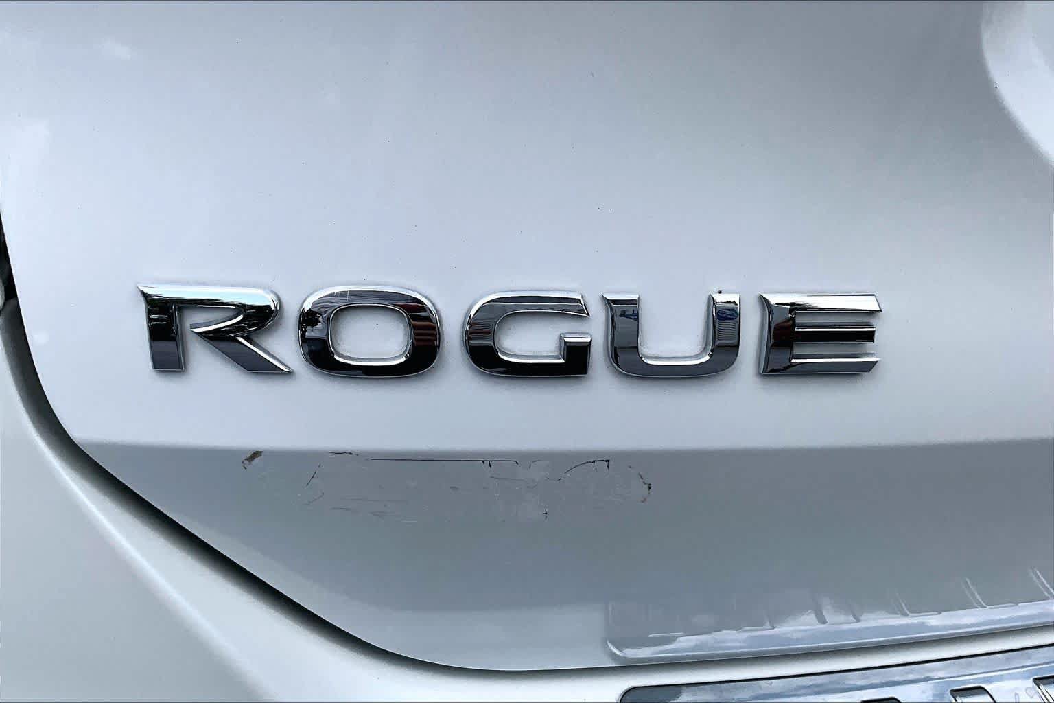 Used 2016 Nissan Rogue SV FWD image 30