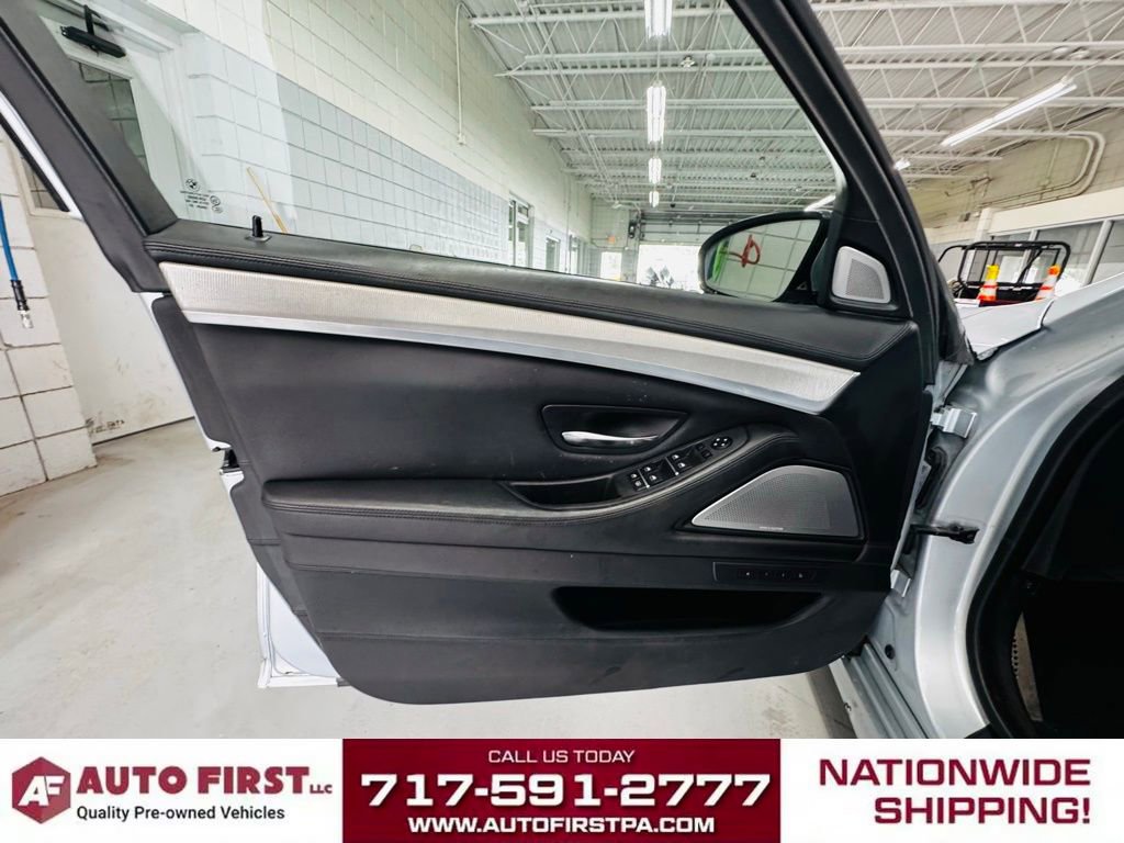 Used 2013 BMW M5 image 10