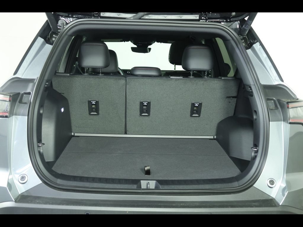 New 2027 Chevrolet Equinox RS w/ Safety and Technology Package AWD/4WD image 13