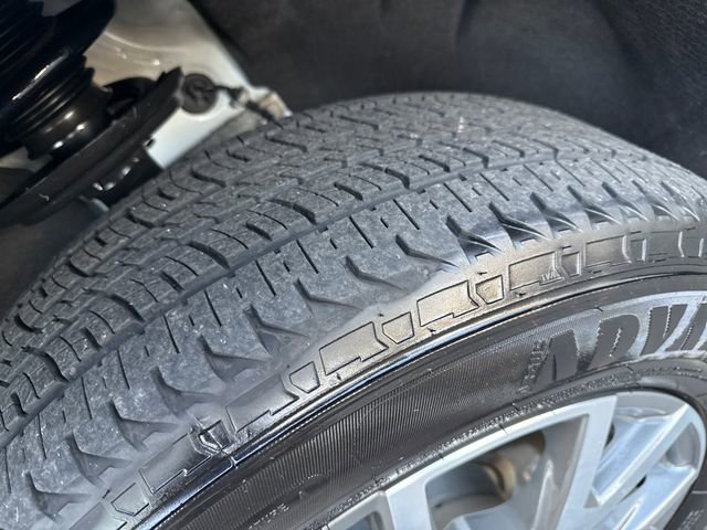 Certified 2023 GMC Acadia SLE image 27