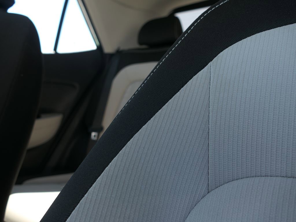 Used 2023 Hyundai Venue SEL FWD image 13