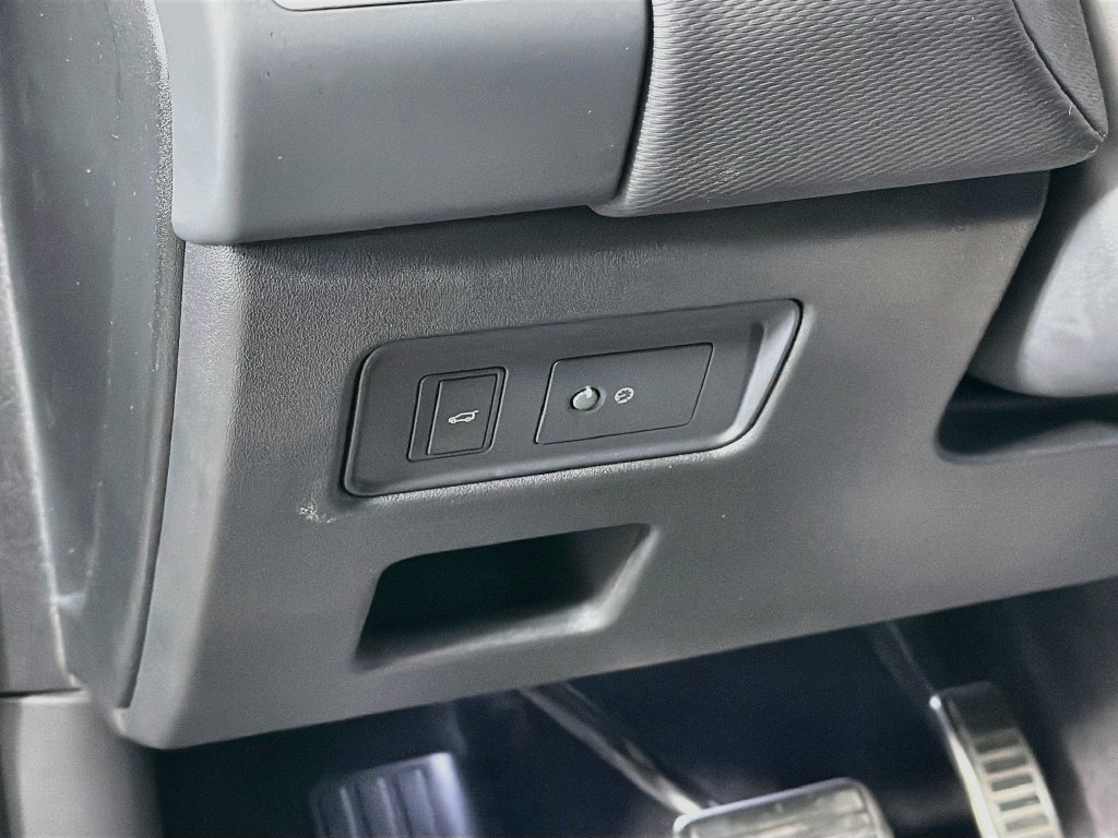 Certified 2025 Land Rover Discovery Dynamic SE AWD/4WD image 10