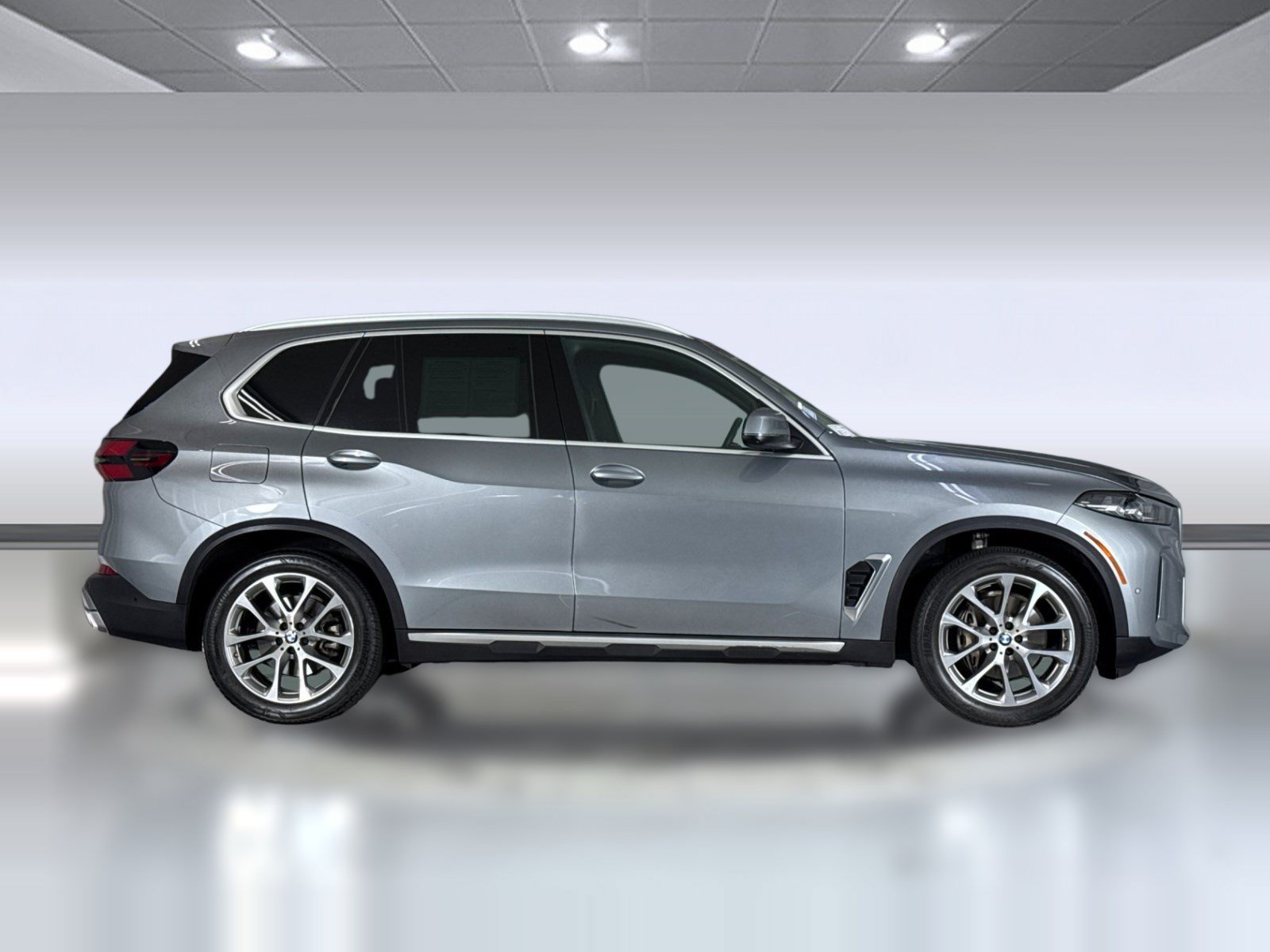 Certified 2024 BMW X5 sDrive40i w/ Parking Assistance Package RWD image 8