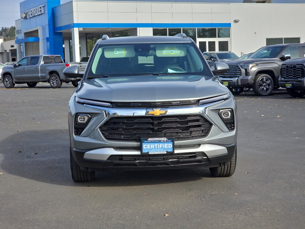 Certified 2025 Chevrolet TrailBlazer LT w/ Driver Confidence Package image 3