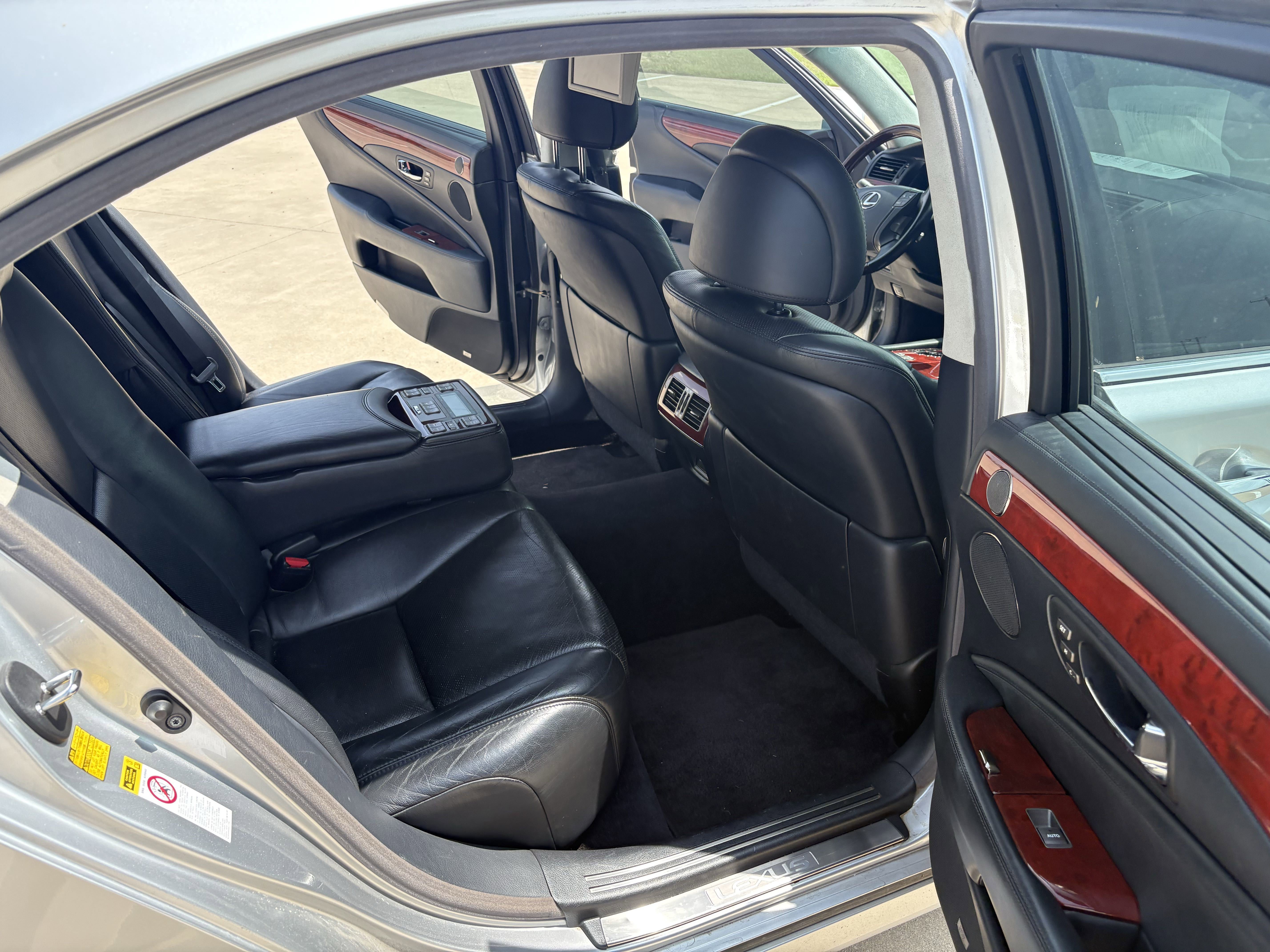 Used 2011 Lexus LS 600h L w/ Premium Luxury Pkg II AWD/4WD image 13