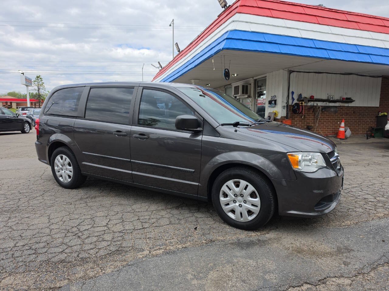 Used 2015 Dodge Grand Caravan American Value Package FWD image 6
