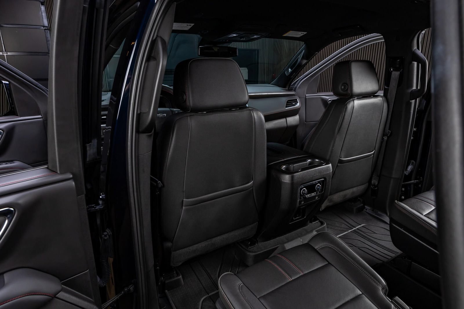 Used 2024 Chevrolet Tahoe RST w/ Luxury Package AWD/4WD image 29