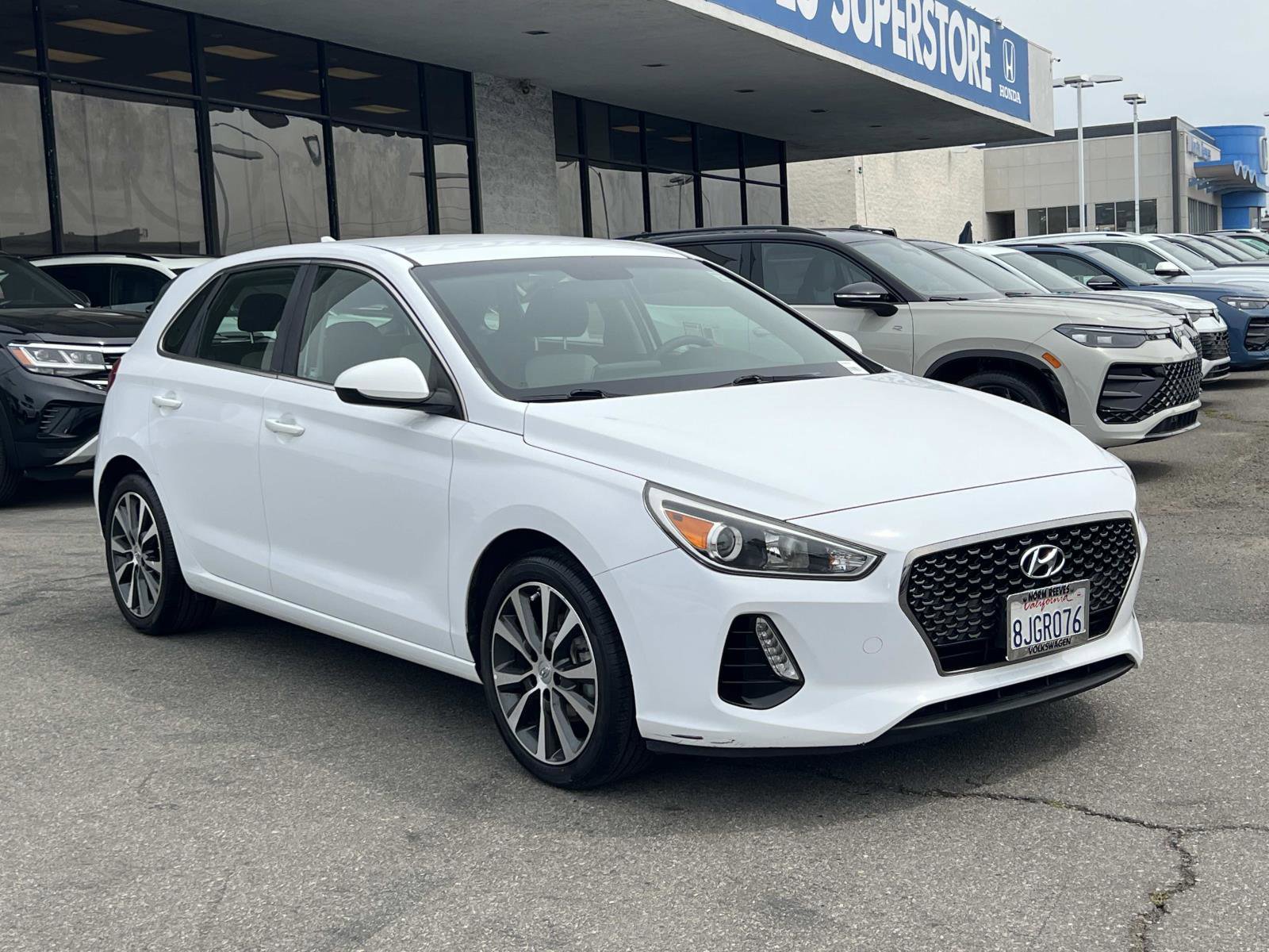 Used 2018 Hyundai Elantra GT image 25