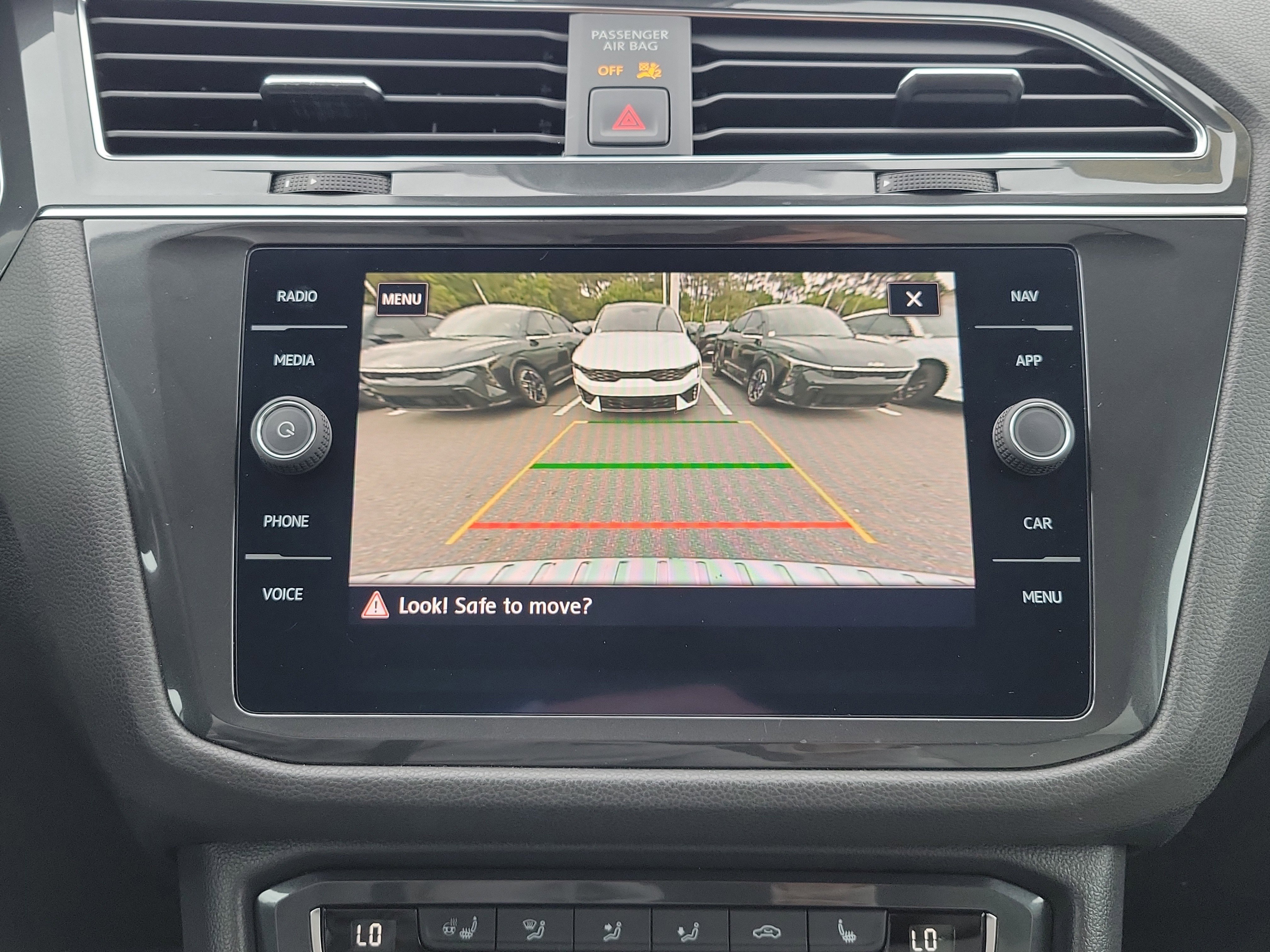 Used 2019 Volkswagen Tiguan SEL Premium image 34