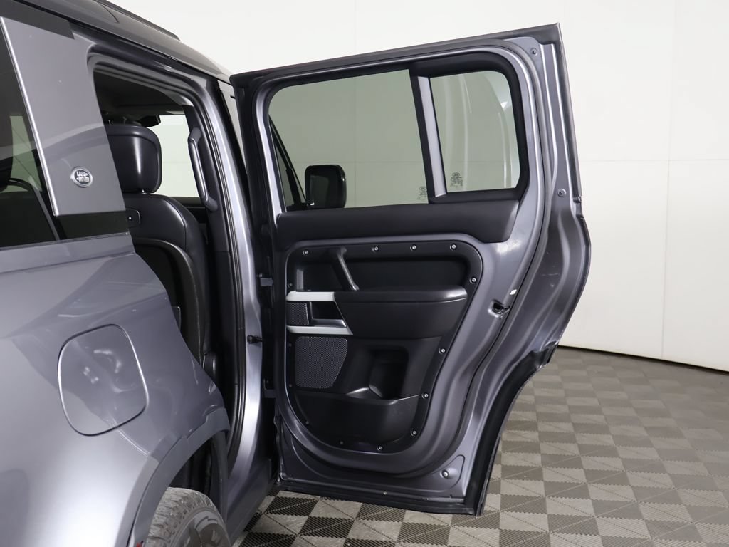 Used 2020 Land Rover Defender 110 HSE AWD/4WD image 24