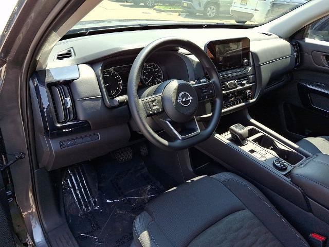 Certified 2025 Nissan Pathfinder S AWD/4WD image 27