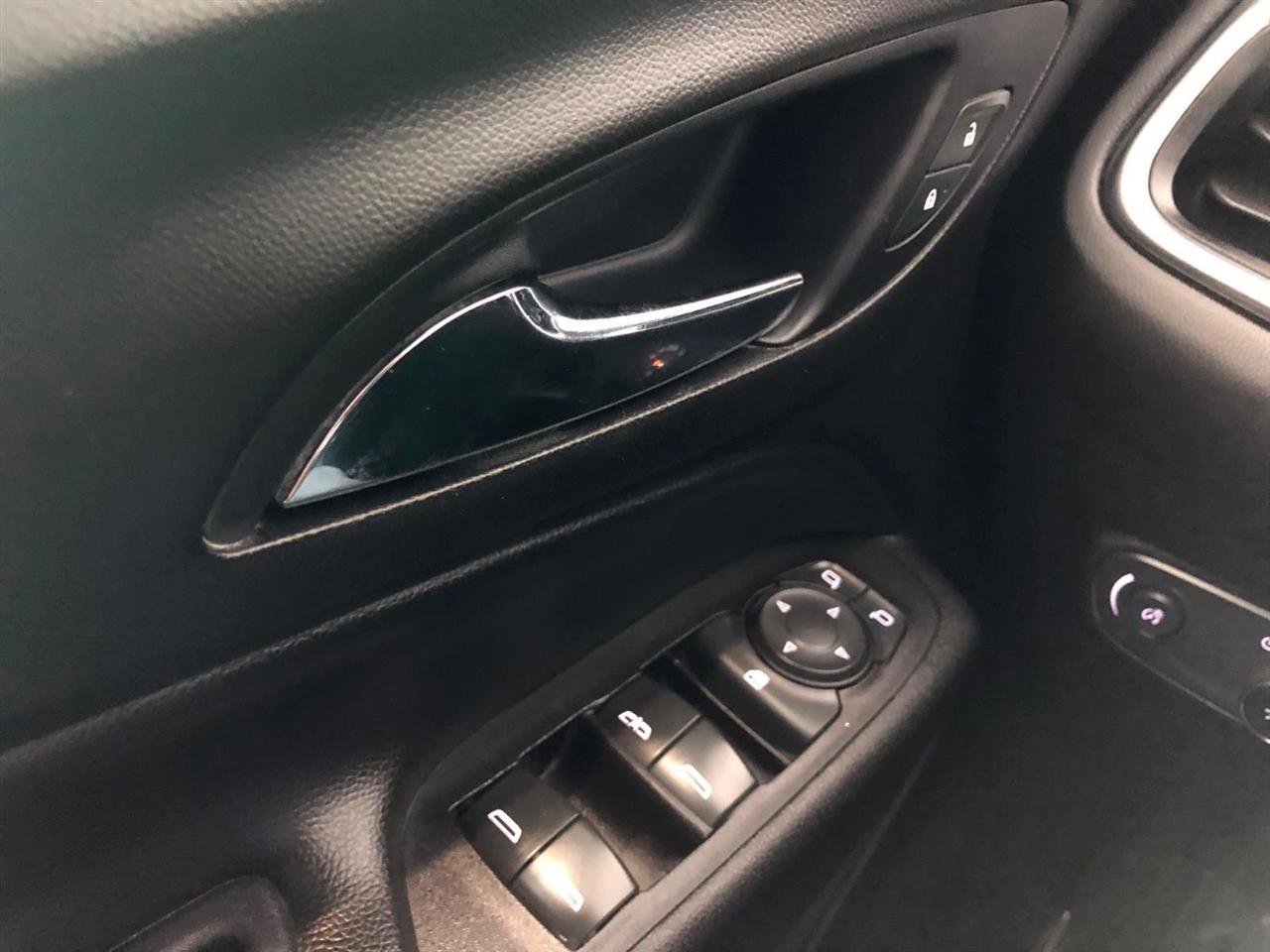 Used 2019 Chevrolet Equinox LT image 12