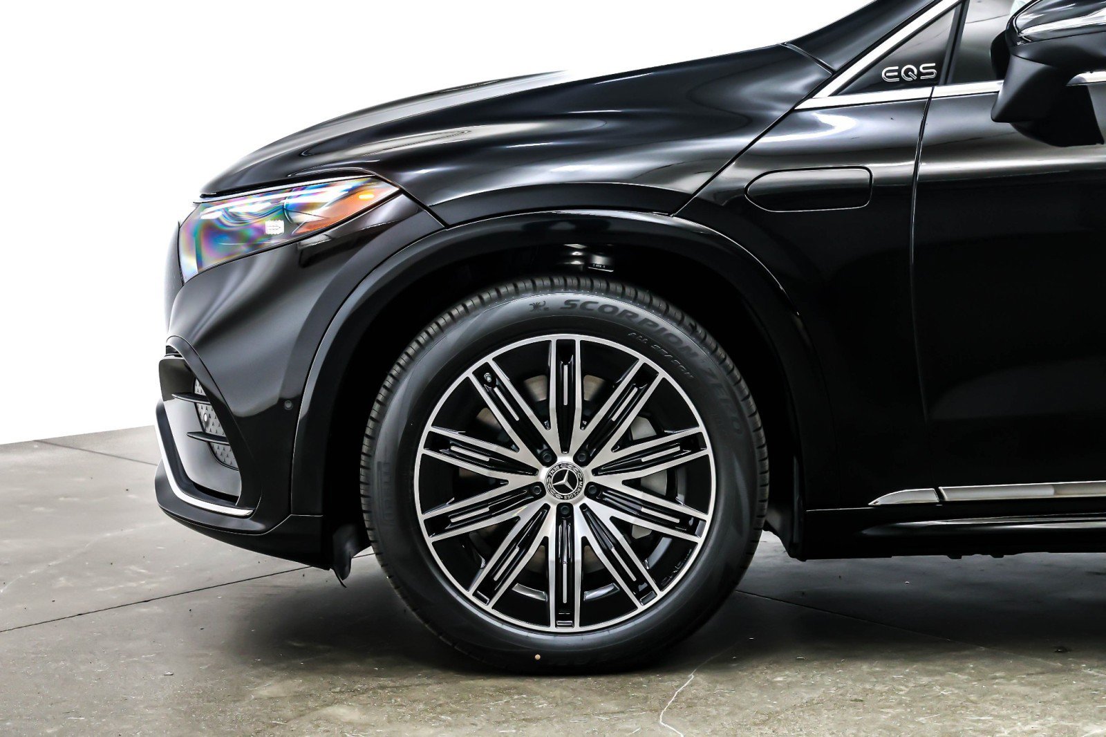 New 2026 Mercedes-Benz EQS 400 4MATIC SUV image 10