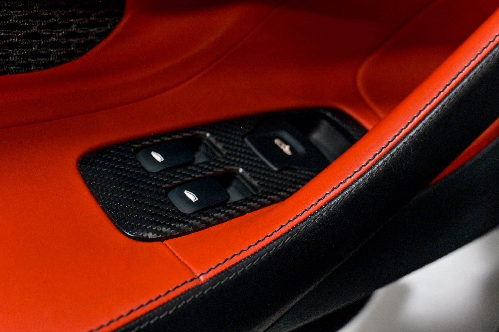 Used 2019 McLaren 600LT RWD image 54