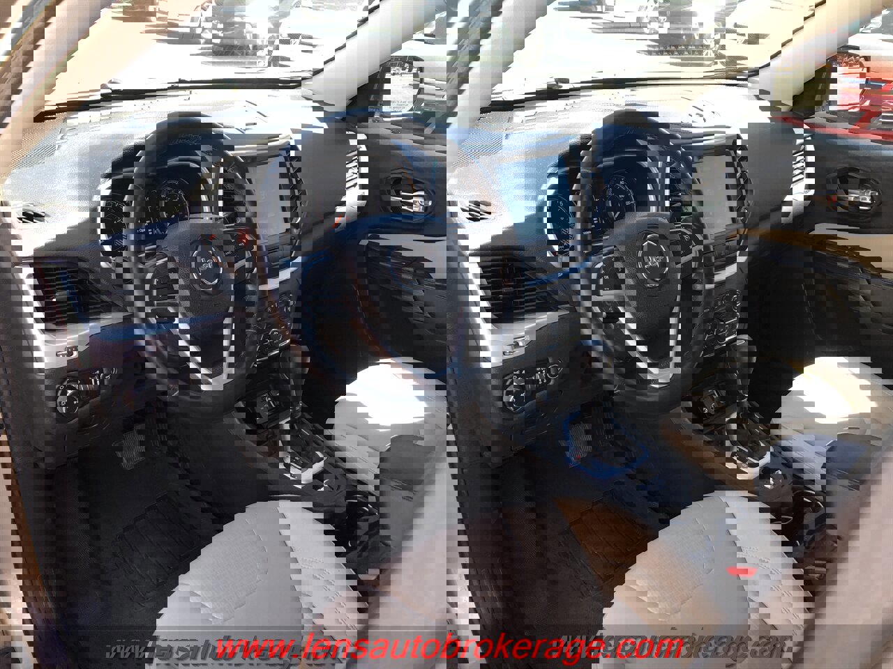 Used 2015 Jeep Cherokee Latitude w/ Comfort/Convenience Group image 10