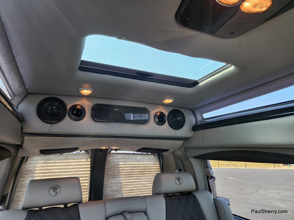 Used 2021 Chevrolet Express 2500 LS w/ Enhanced Convenience Package image 8