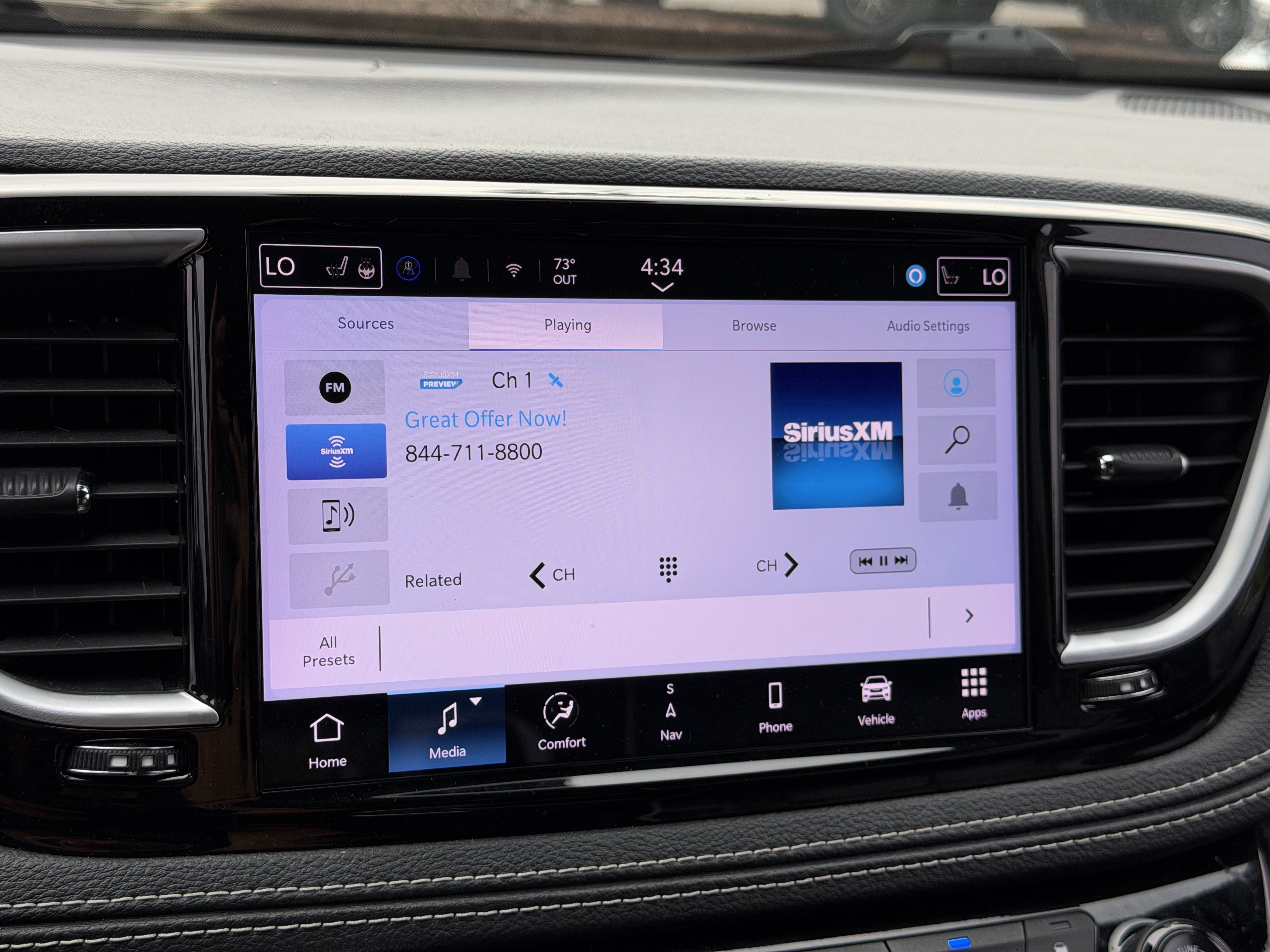 Used 2025 Chrysler Pacifica Limited FWD image 25