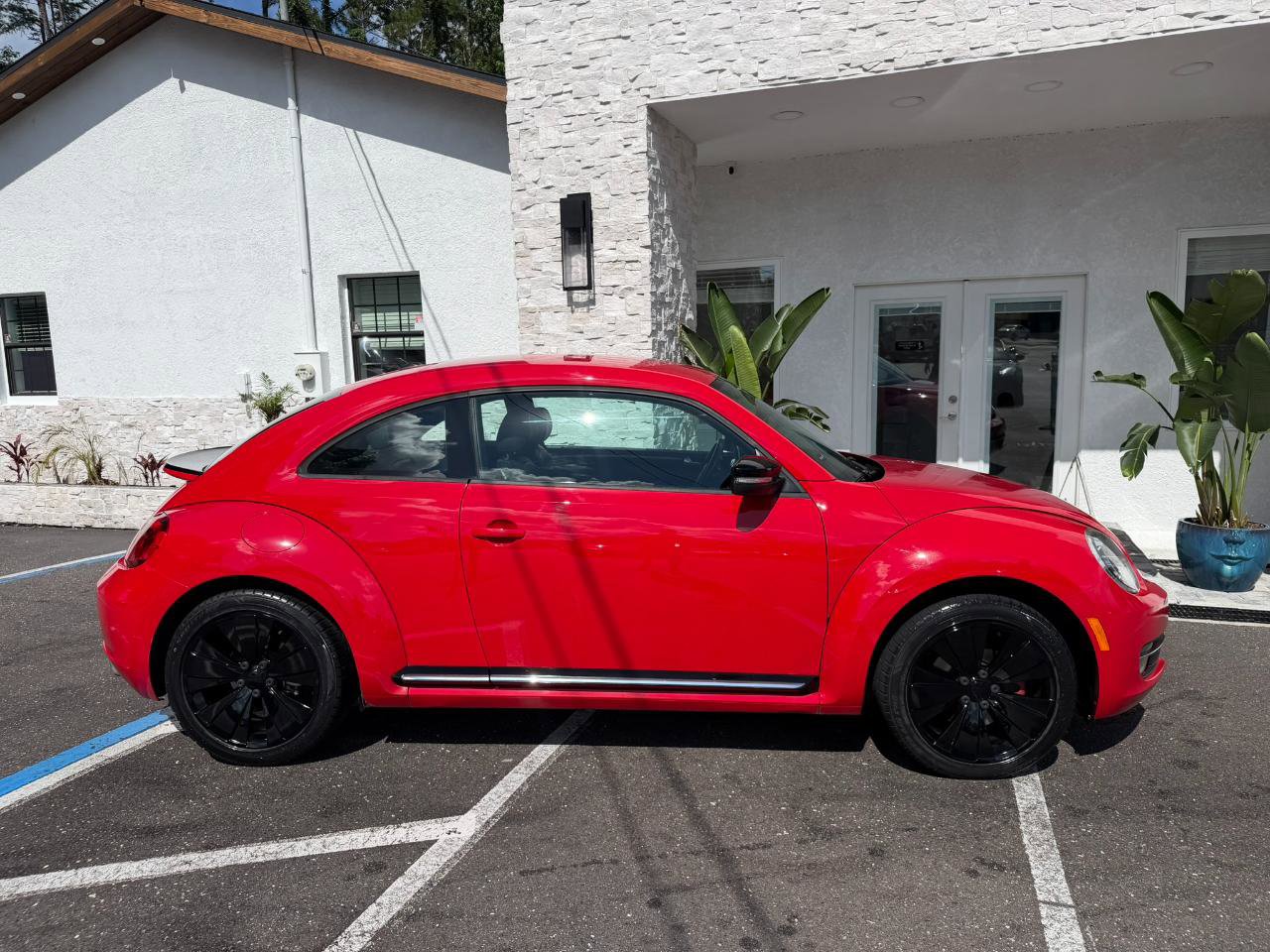 Used 2012 Volkswagen Beetle Turbo FWD image 16
