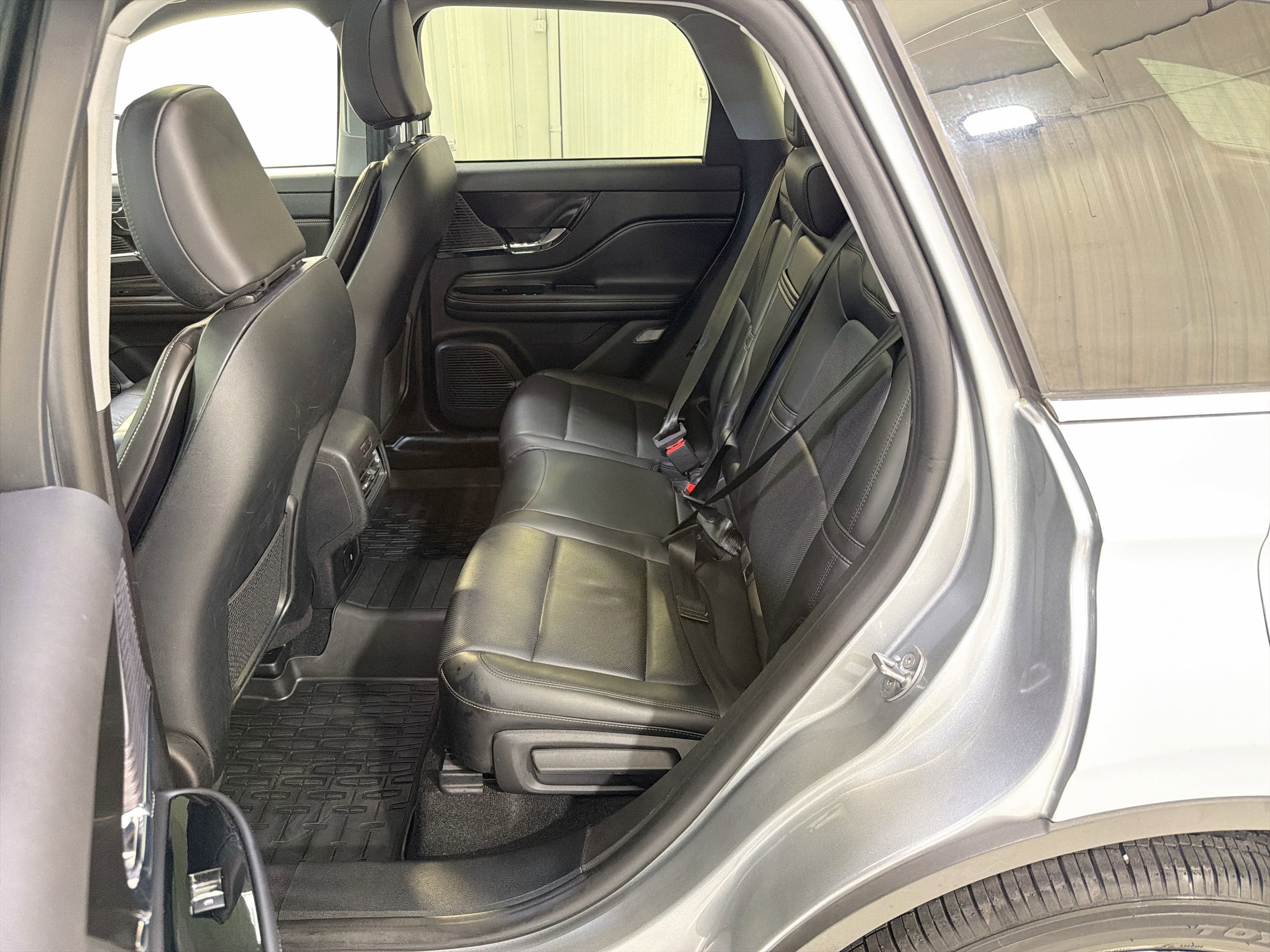 Used 2022 Lincoln Corsair AWD w/ Premium Package image 25