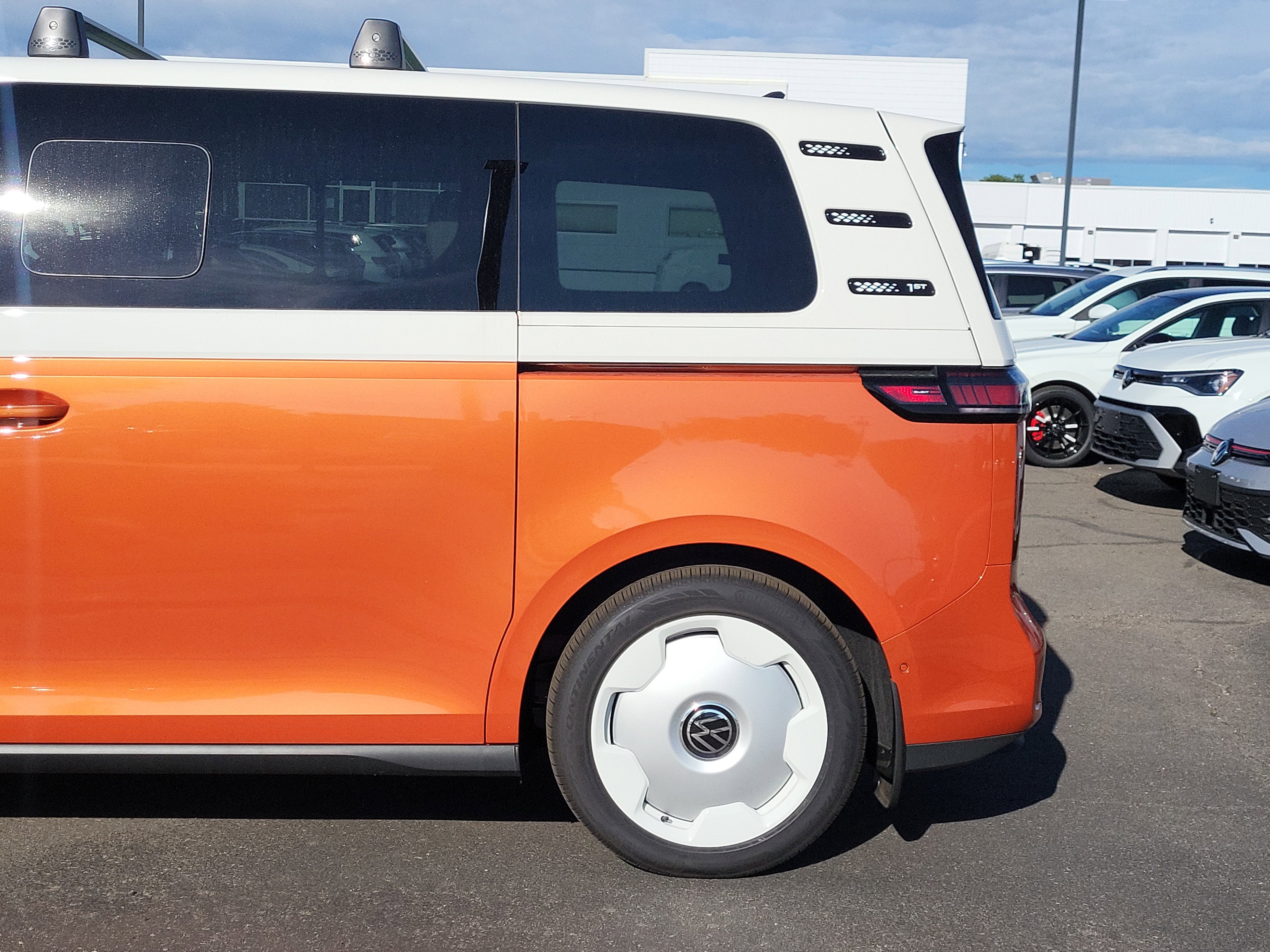 New 2025 Volkswagen ID. Buzz 1st Edition image 3