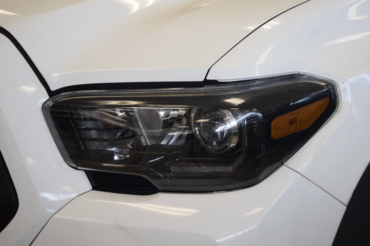 Used 2017 Toyota Tacoma TRD Pro AWD/4WD image 7