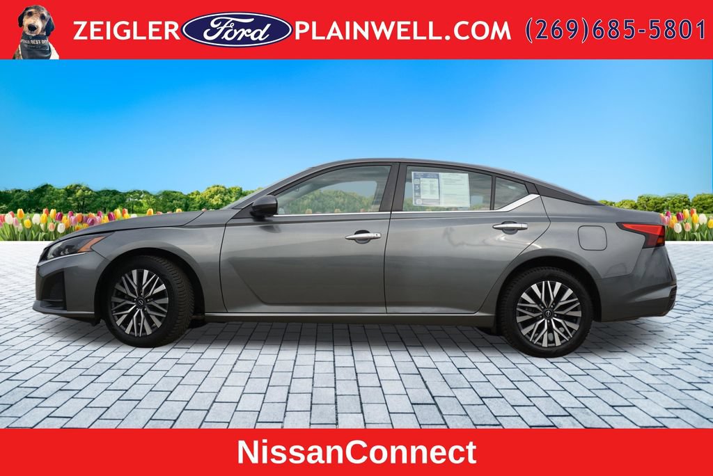 Used 2023 Nissan Altima 2.5 SV w/ SV Premium Package AWD/4WD image 2