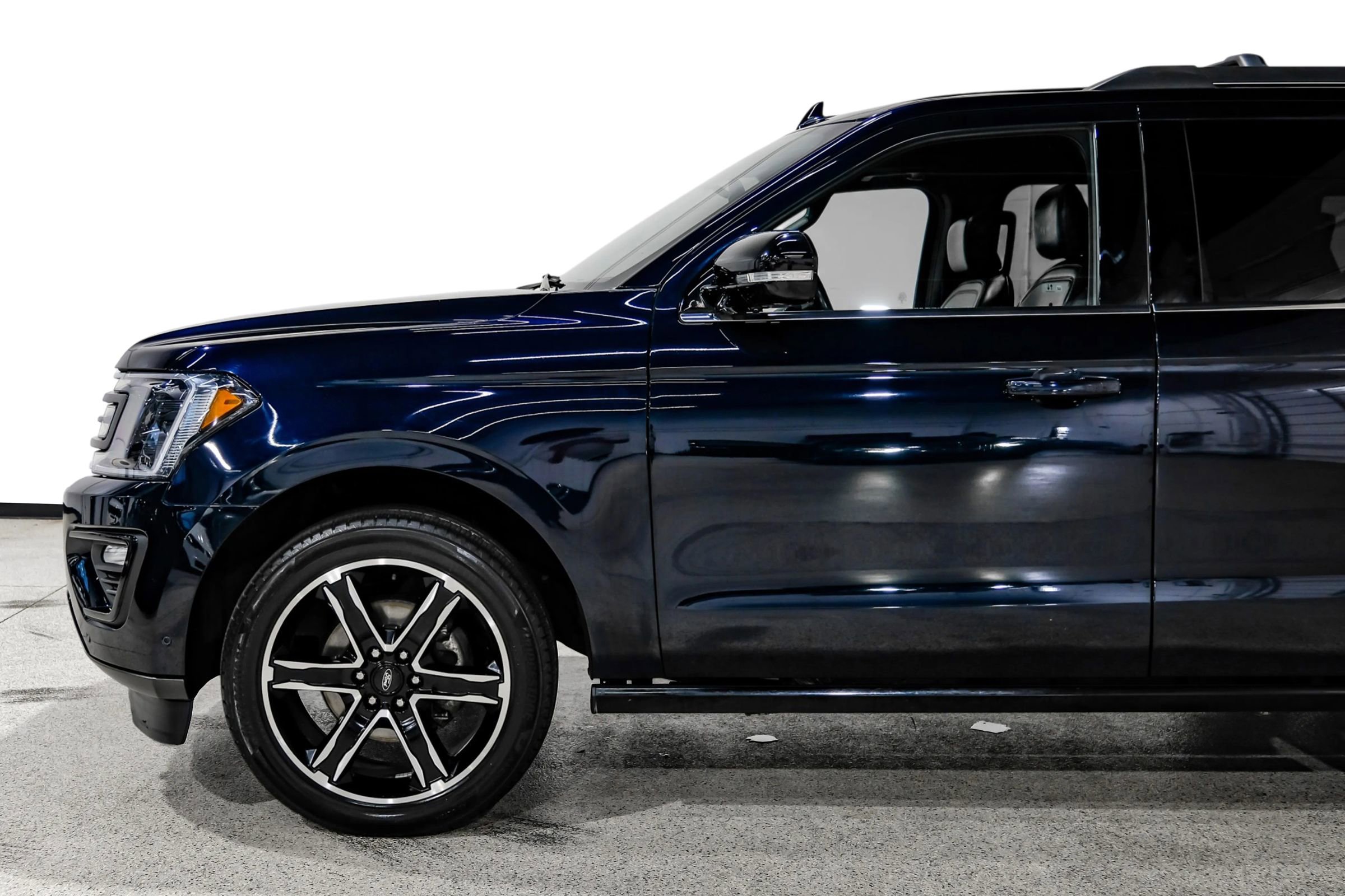 Used 2021 Ford Expedition Limited AWD/4WD image 12