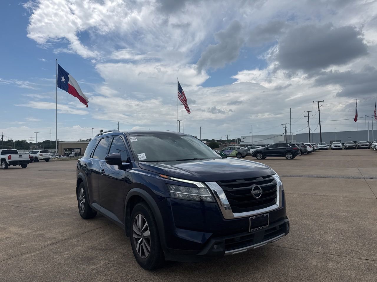 Certified 2022 Nissan Pathfinder SL w/ Lighting Package (N92) FWD video 1