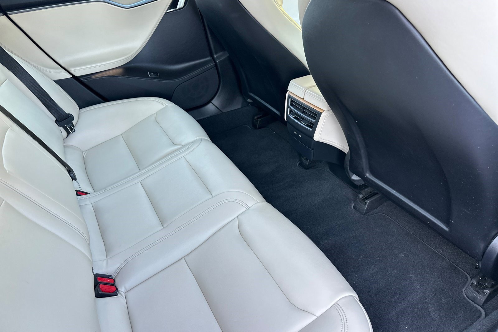 Used 2020 Tesla Model S Long Range Plus image 29