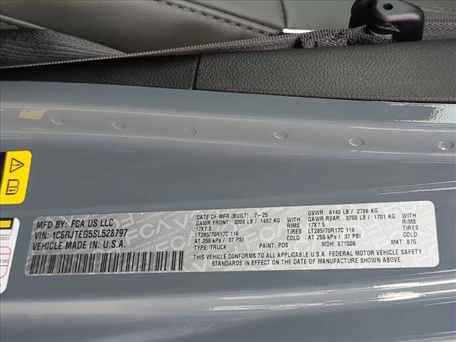 New 2025 Jeep Gladiator Mojave w/ Safety Group image 19