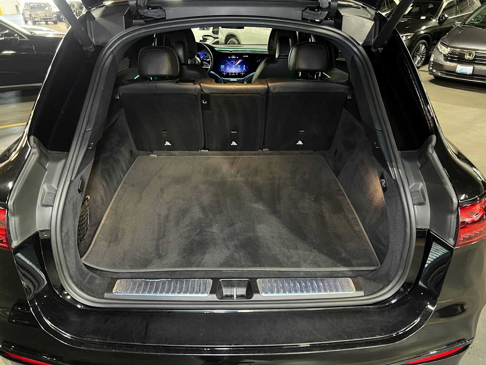 Used 2023 Mercedes-Benz EQS 580 4MATIC SUV image 14