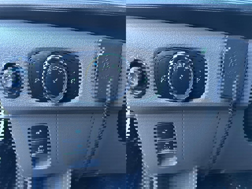 Used 2022 Ford Transit 250 image 16