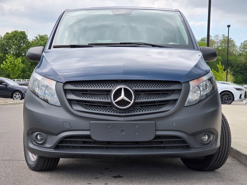 Used 2022 Mercedes-Benz Metris image 3