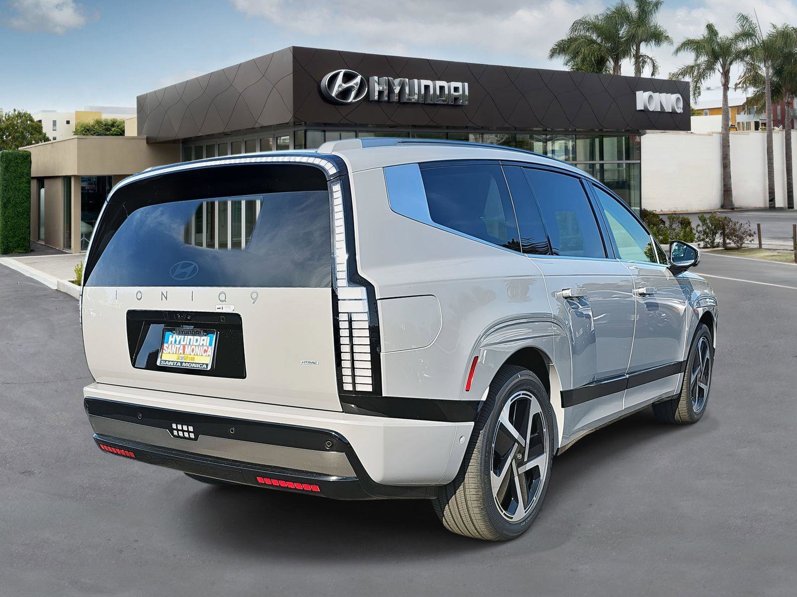 New 2026 Hyundai Ioniq 9 Calligraphy image 3