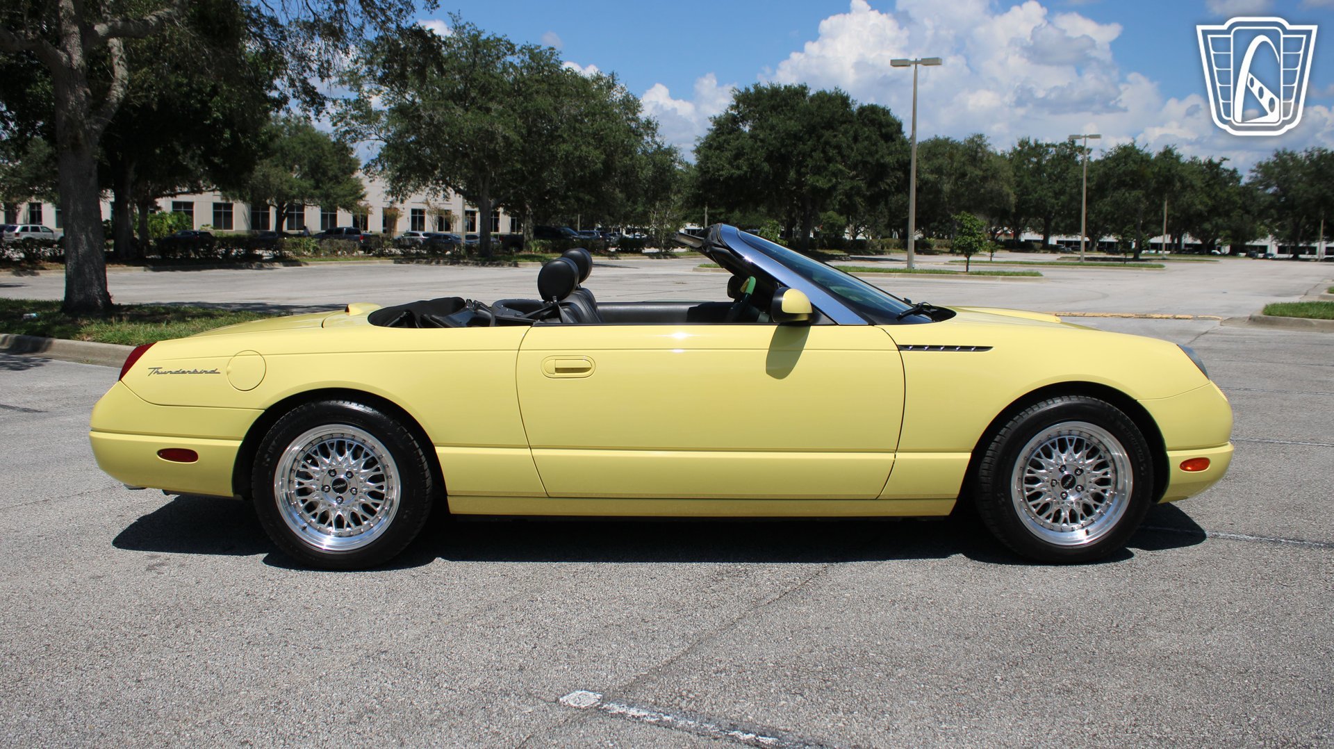 Used 2002 Ford Thunderbird RWD image 21