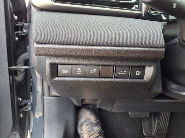 Used 2025 Toyota Camry LE FWD image 36