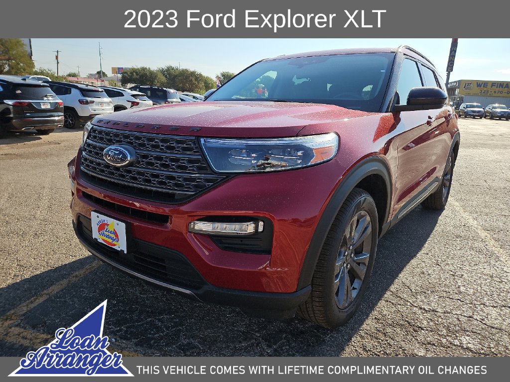Used 2023 Ford Explorer XLT w/ Equipment Group 202A RWD image 4