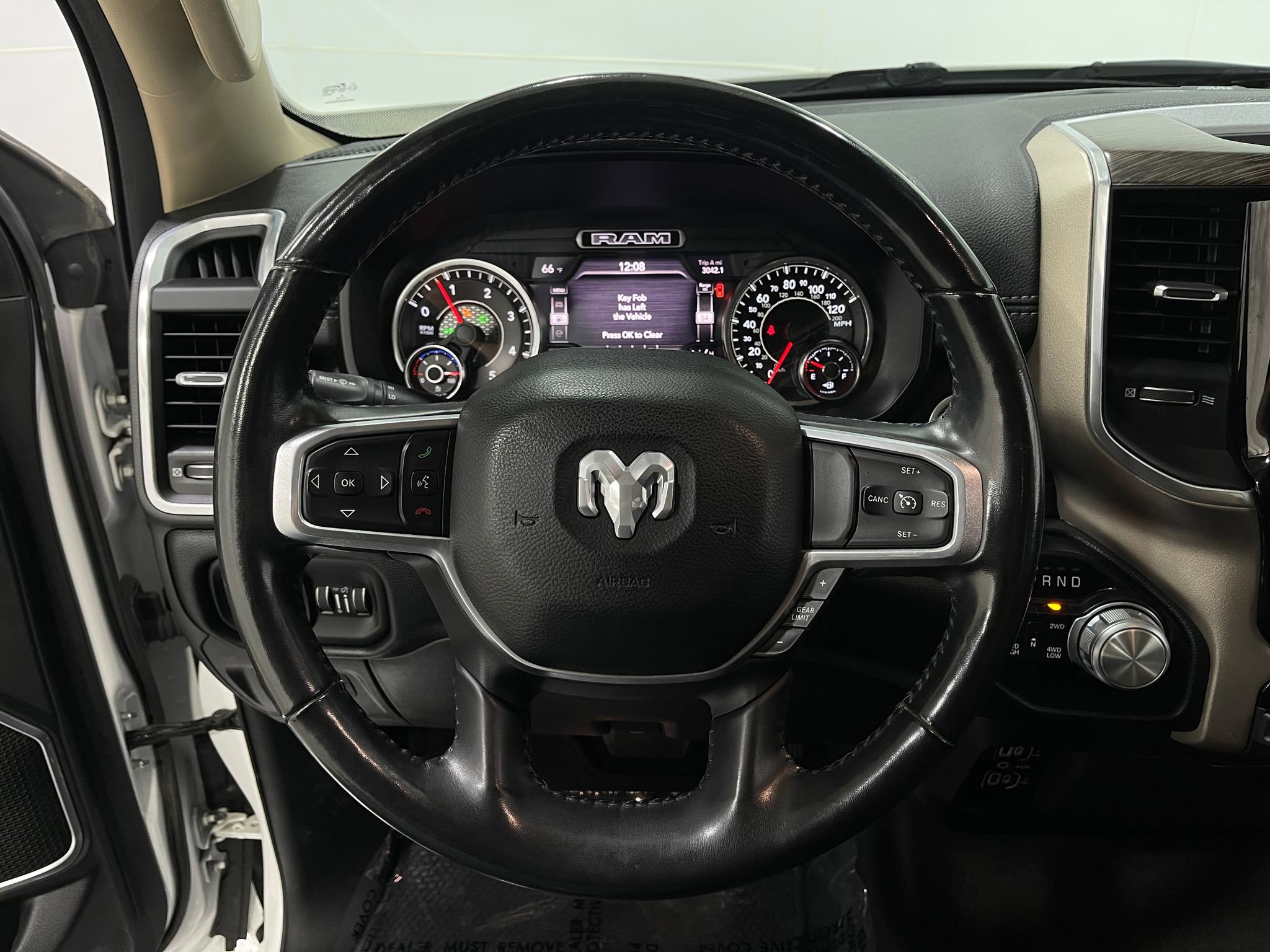Used 2020 RAM 1500 Laramie AWD/4WD image 21