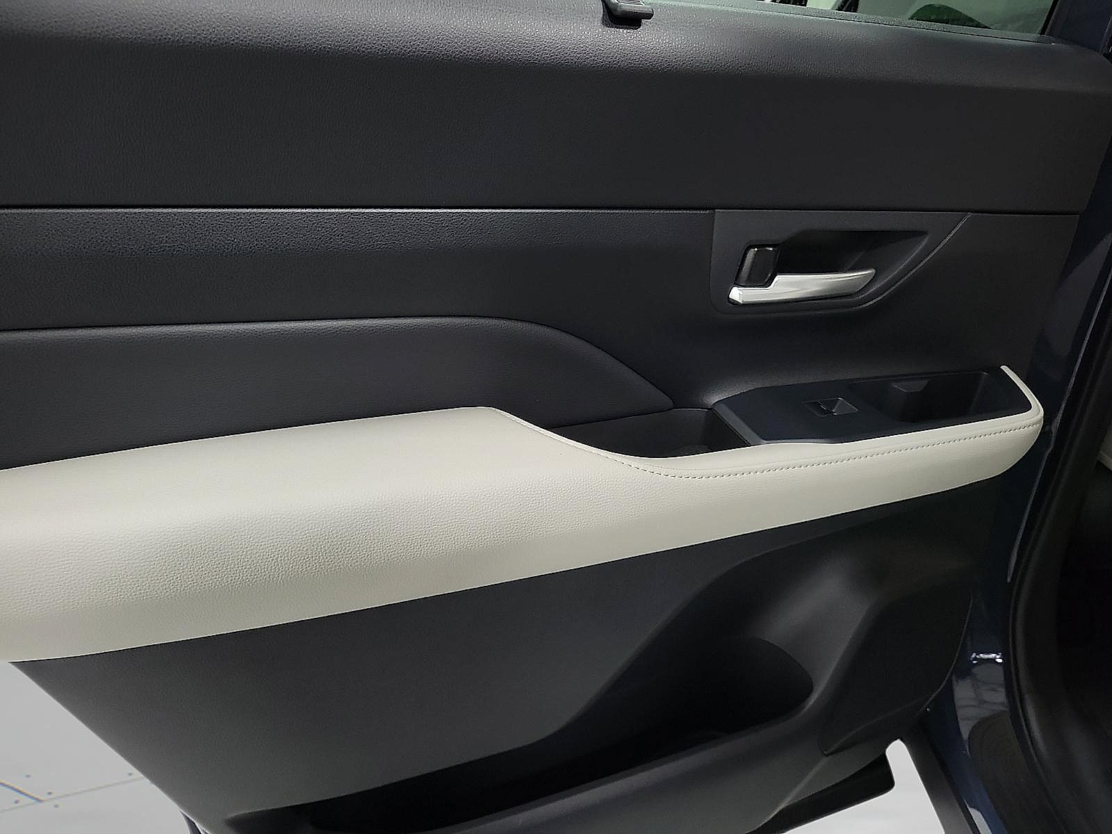 Certified 2024 Toyota Grand Highlander FWD image 10