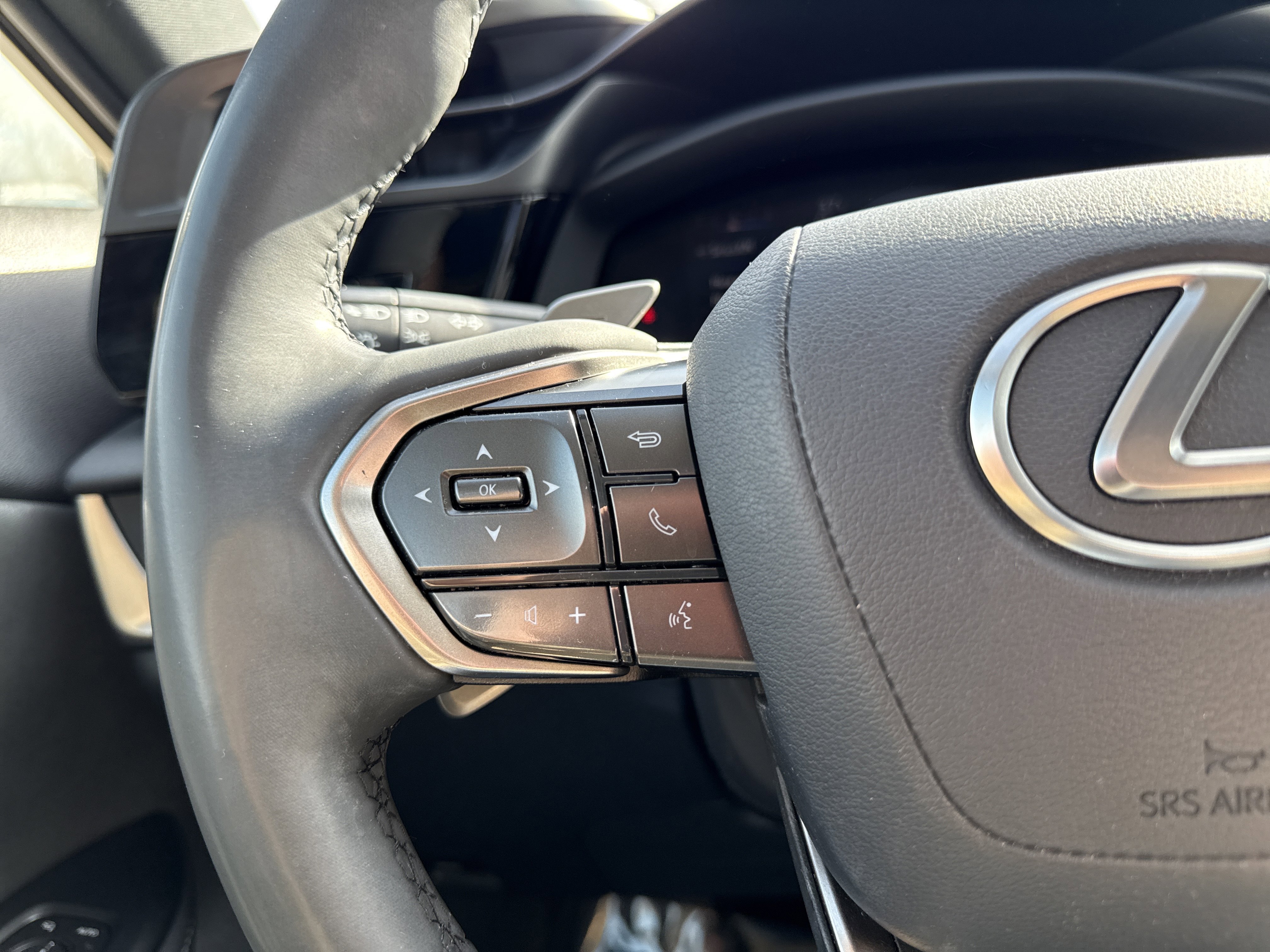 Used 2023 Lexus RZ 450e Premium w/ Accessory Package (2T) image 26