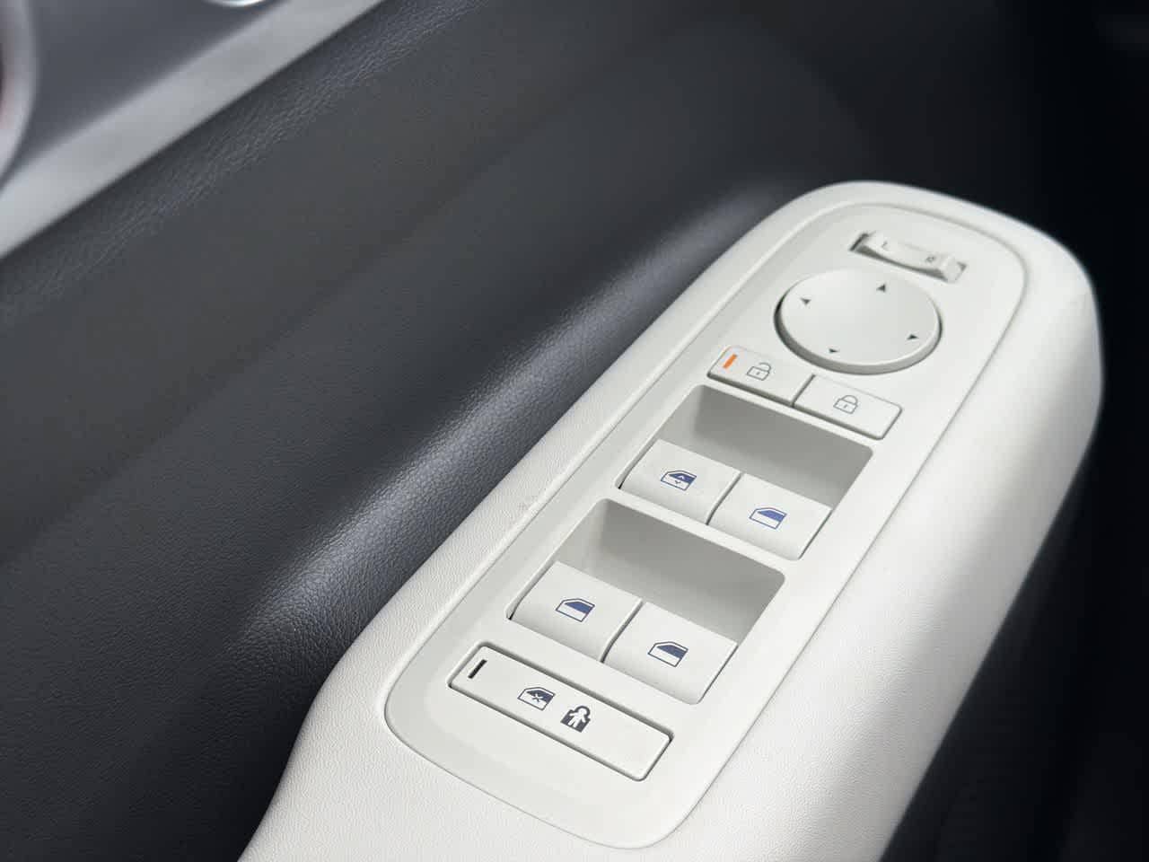 New 2027 Hyundai Santa Fe SE AWD/4WD image 11