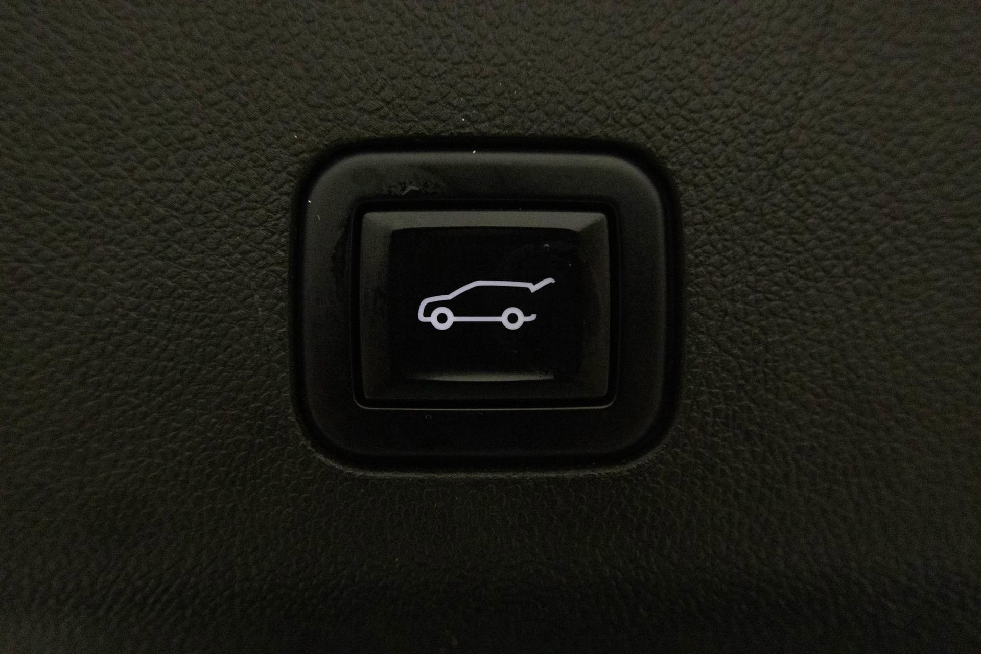 Used 2022 Chevrolet Suburban Z71 w/ Z71 Off-Road Package image 36