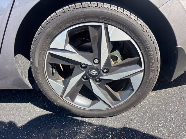Used 2023 Hyundai Elantra SEL w/ Convenience Package FWD image 7