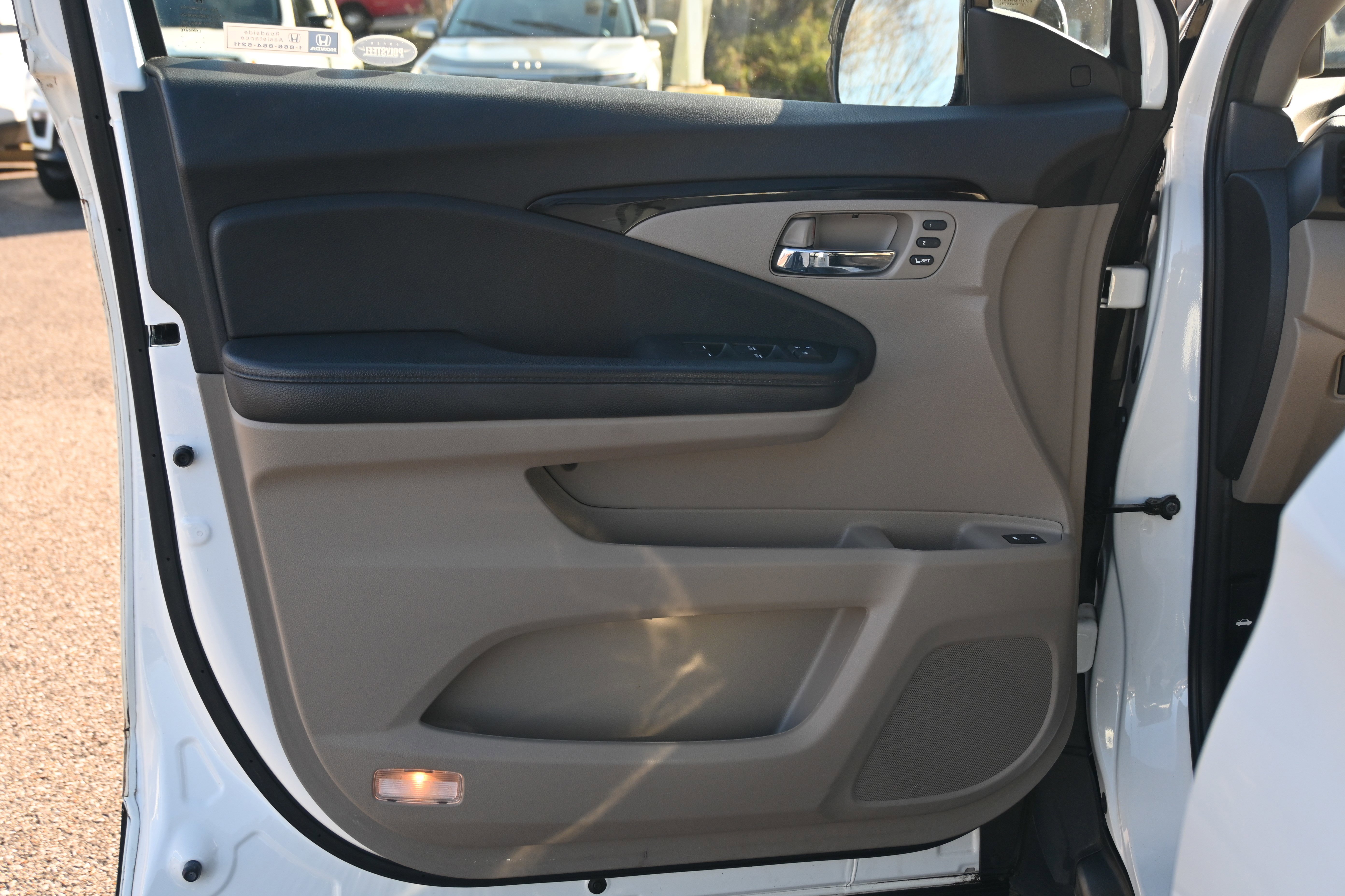 Used 2020 Honda Pilot Touring image 31