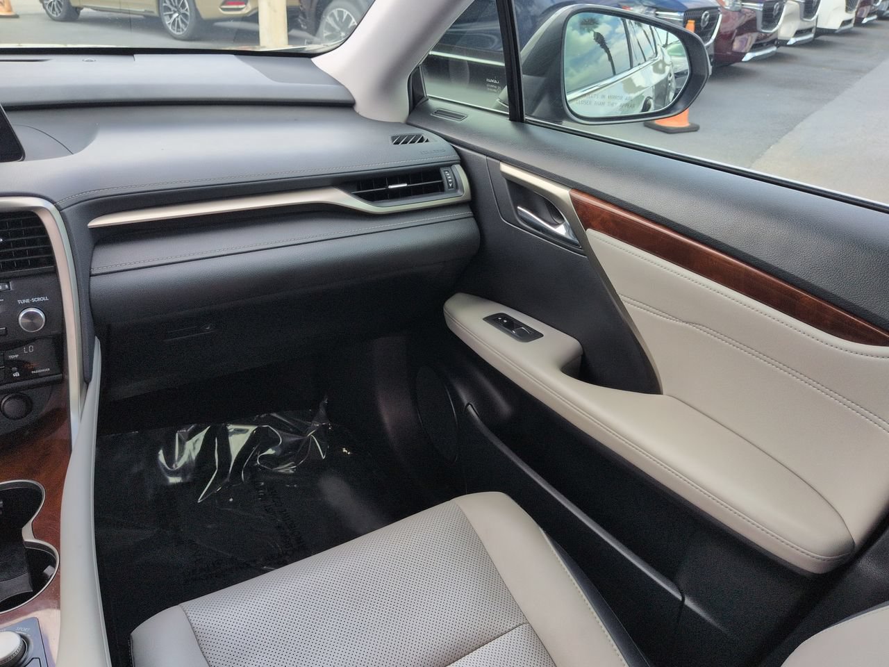 Used 2019 Lexus RX 350L FWD w/ Premium Package image 17
