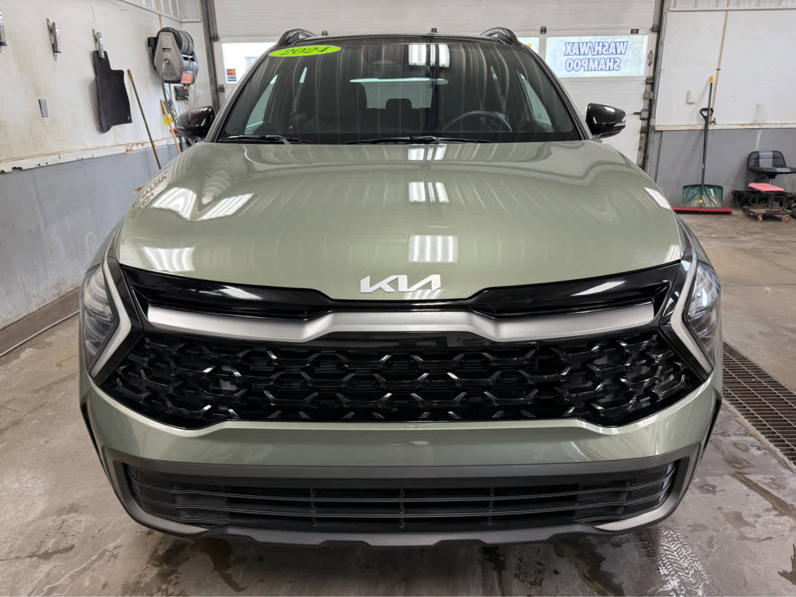 Used 2024 Kia Sportage X-Line w/ X-Line Premium Package image 2