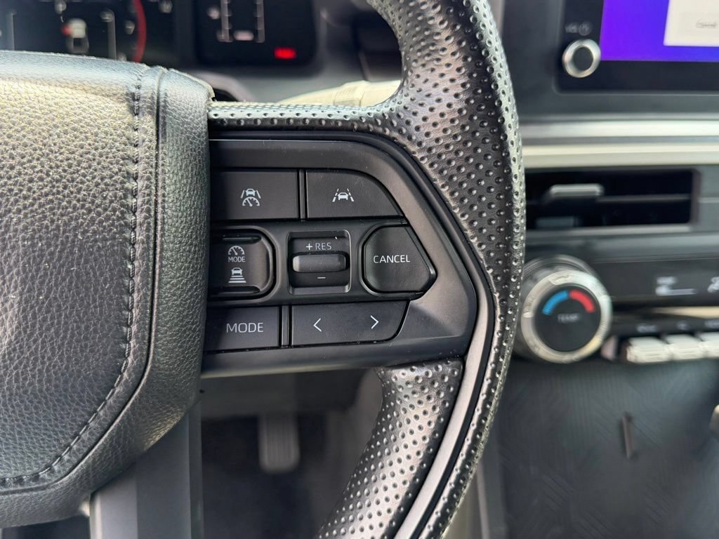 Certified 2025 Toyota Tacoma SR5 AWD/4WD image 25