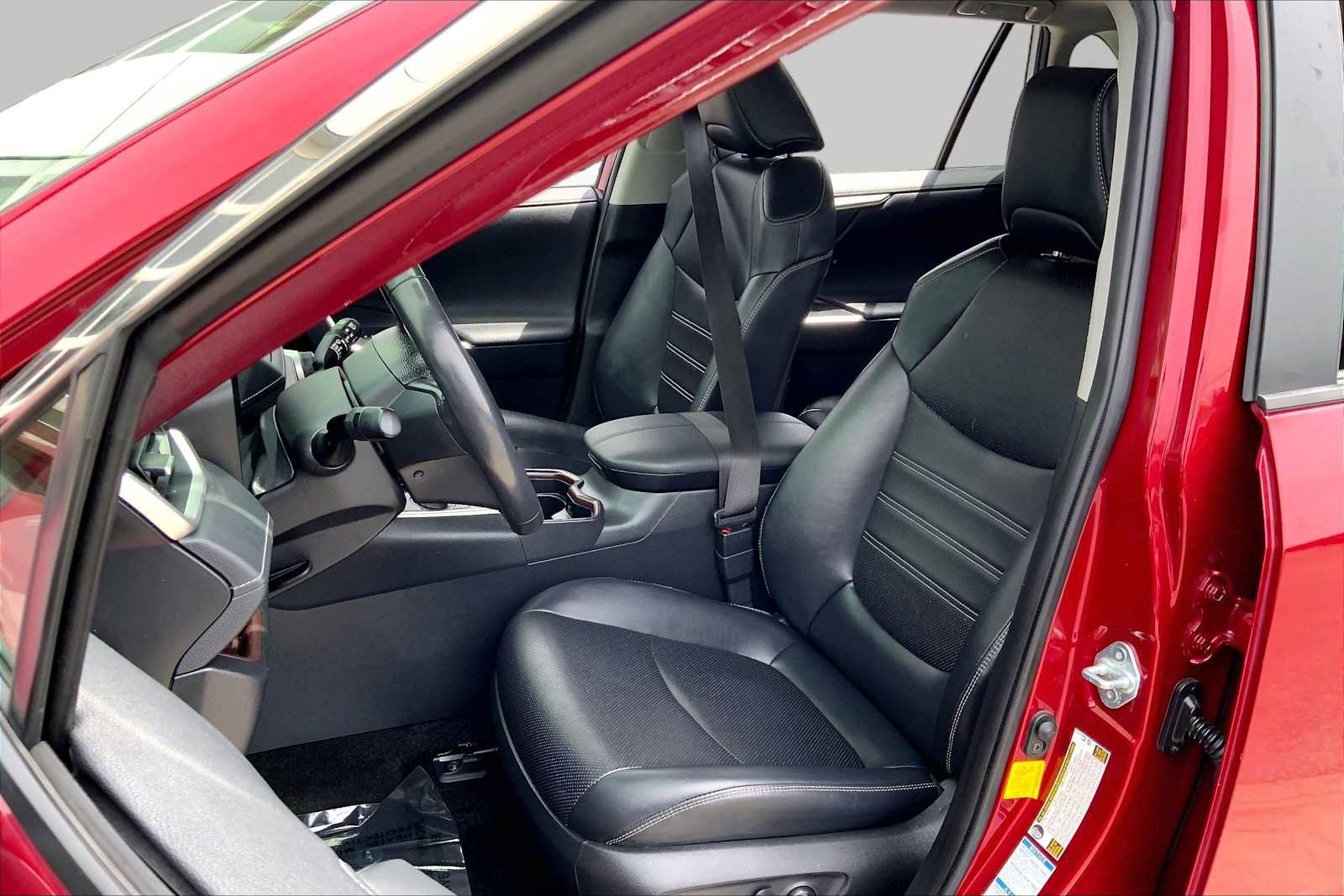 Used 2020 Toyota RAV4 Limited AWD/4WD image 9
