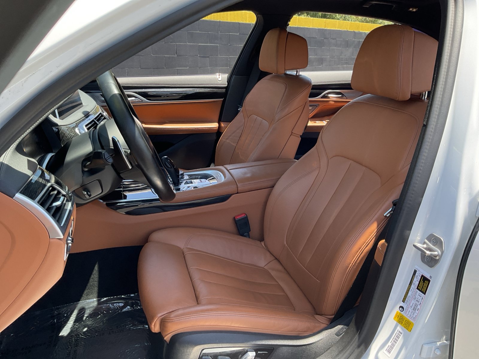 Used 2022 BMW 740i w/ M Sport Package RWD image 18